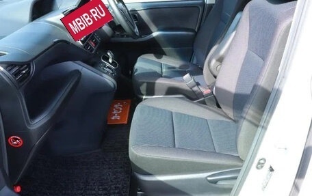 Toyota Noah III, 2016 год, 1 832 007 рублей, 11 фотография