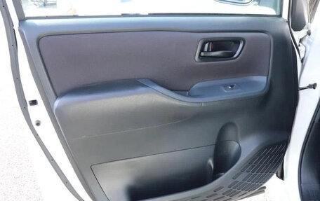 Toyota Noah III, 2016 год, 1 832 007 рублей, 27 фотография