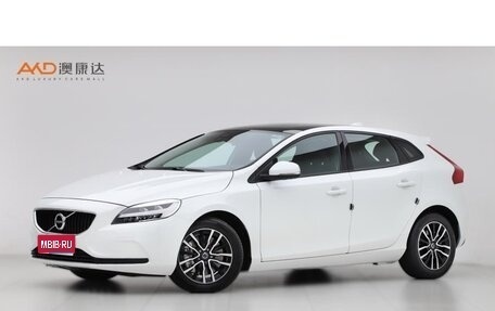 Volvo V40 II рестайлинг, 2018 год, 1 250 000 рублей, 1 фотография