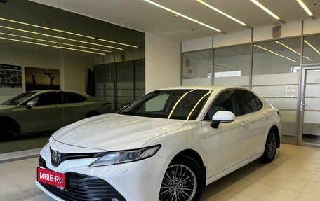 Toyota Camry, 2021 год, 2 990 000 рублей, 1 фотография