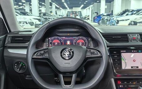 Skoda Superb III рестайлинг, 2022 год, 1 843 000 рублей, 9 фотография