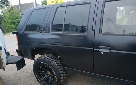 Nissan Terrano II рестайлинг, 1992 год, 400 000 рублей, 2 фотография