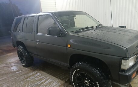 Nissan Terrano II рестайлинг, 1992 год, 400 000 рублей, 4 фотография