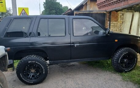 Nissan Terrano II рестайлинг, 1992 год, 400 000 рублей, 6 фотография