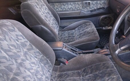 Nissan Terrano II рестайлинг, 1992 год, 400 000 рублей, 22 фотография