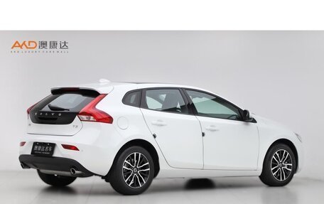 Volvo V40 II рестайлинг, 2018 год, 1 250 000 рублей, 4 фотография