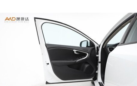 Volvo V40 II рестайлинг, 2018 год, 1 250 000 рублей, 8 фотография