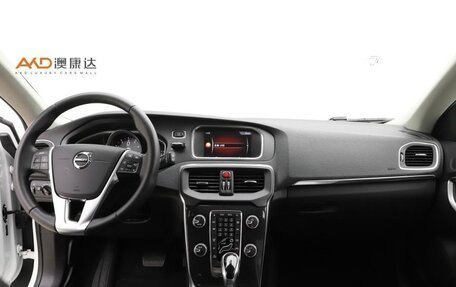 Volvo V40 II рестайлинг, 2018 год, 1 250 000 рублей, 6 фотография