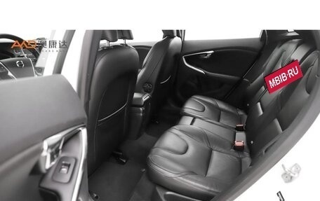 Volvo V40 II рестайлинг, 2018 год, 1 250 000 рублей, 7 фотография