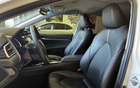 Toyota Camry, 2021 год, 2 990 000 рублей, 8 фотография