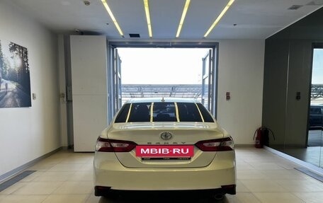 Toyota Camry, 2021 год, 2 990 000 рублей, 5 фотография