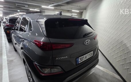 Hyundai Kona I, 2022 год, 1 720 000 рублей, 4 фотография