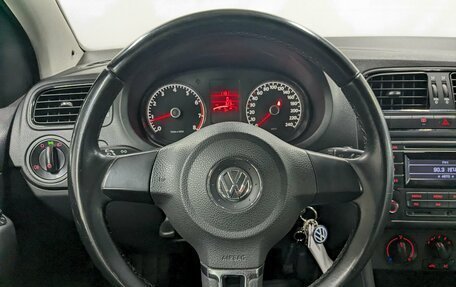 Volkswagen Polo VI (EU Market), 2014 год, 890 000 рублей, 24 фотография