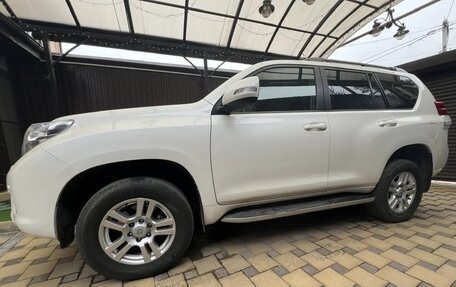 Toyota Land Cruiser Prado 150 рестайлинг 2, 2010 год, 3 500 000 рублей, 3 фотография