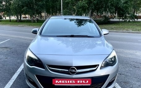 Opel Astra J, 2013 год, 850 000 рублей, 2 фотография