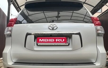 Toyota Land Cruiser Prado 150 рестайлинг 2, 2010 год, 3 500 000 рублей, 13 фотография