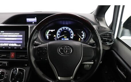 Toyota Noah III, 2016 год, 1 779 007 рублей, 7 фотография