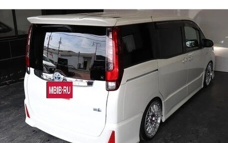 Toyota Noah III, 2016 год, 1 779 007 рублей, 4 фотография