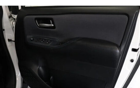 Toyota Noah III, 2016 год, 1 779 007 рублей, 21 фотография