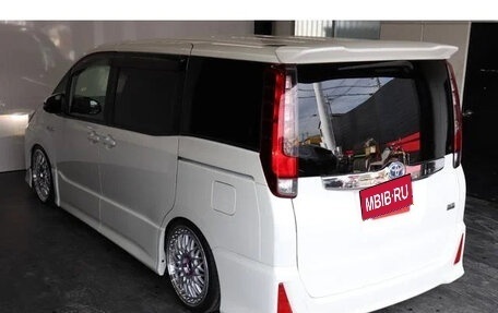 Toyota Noah III, 2016 год, 1 779 007 рублей, 14 фотография