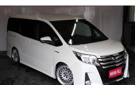 Toyota Noah III, 2016 год, 1 779 007 рублей, 13 фотография