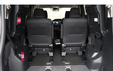 Toyota Noah III, 2016 год, 1 779 007 рублей, 26 фотография