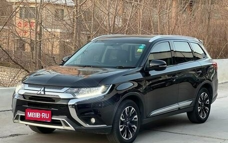Mitsubishi Outlander III рестайлинг 3, 2022 год, 1 890 002 рублей, 1 фотография