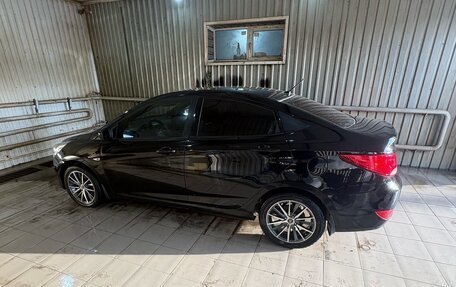 Hyundai Solaris II рестайлинг, 2016 год, 840 000 рублей, 1 фотография