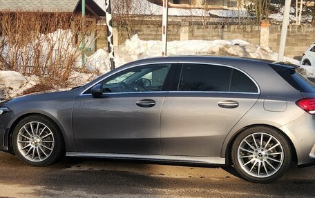 Mercedes-Benz A-Класс, 2018 год, 2 250 000 рублей, 1 фотография