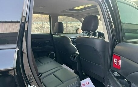 Mitsubishi Outlander III рестайлинг 3, 2022 год, 1 890 002 рублей, 8 фотография