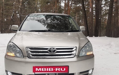 Toyota Ipsum II, 2002 год, 670 000 рублей, 2 фотография