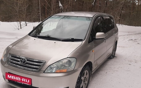 Toyota Ipsum II, 2002 год, 670 000 рублей, 3 фотография