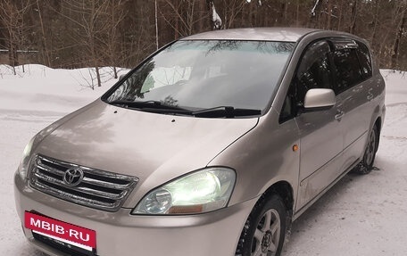 Toyota Ipsum II, 2002 год, 670 000 рублей, 4 фотография