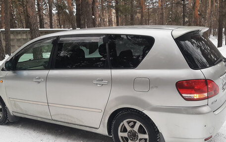 Toyota Ipsum II, 2002 год, 670 000 рублей, 7 фотография