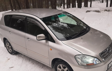 Toyota Ipsum II, 2002 год, 670 000 рублей, 12 фотография