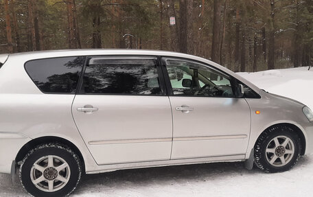 Toyota Ipsum II, 2002 год, 670 000 рублей, 13 фотография