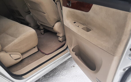 Toyota Ipsum II, 2002 год, 670 000 рублей, 18 фотография