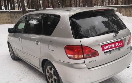 Toyota Ipsum II, 2002 год, 670 000 рублей, 8 фотография