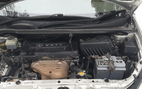 Toyota Ipsum II, 2002 год, 670 000 рублей, 33 фотография