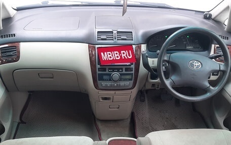 Toyota Ipsum II, 2002 год, 670 000 рублей, 31 фотография