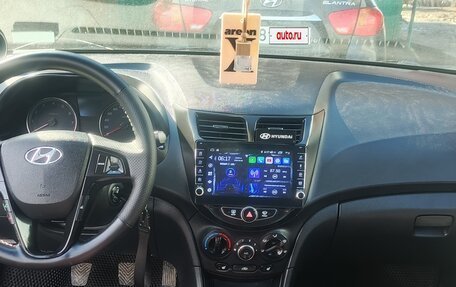 Hyundai Solaris II рестайлинг, 2016 год, 840 000 рублей, 5 фотография