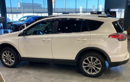 Toyota RAV4, 2017 год, 3 103 000 рублей, 4 фотография