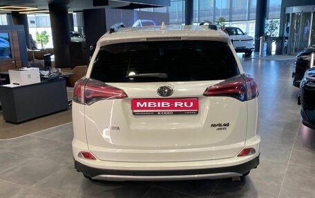 Toyota RAV4, 2017 год, 3 103 000 рублей, 6 фотография