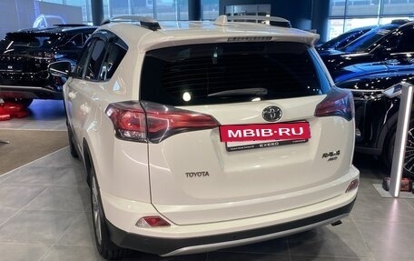 Toyota RAV4, 2017 год, 3 103 000 рублей, 5 фотография