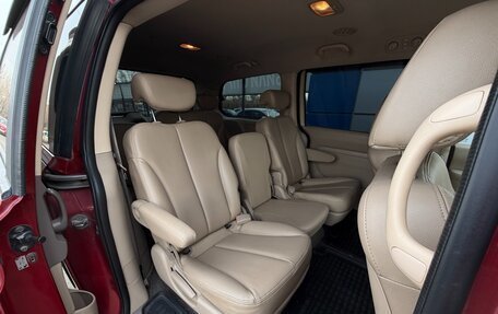 KIA Carnival III, 2010 год, 997 000 рублей, 16 фотография