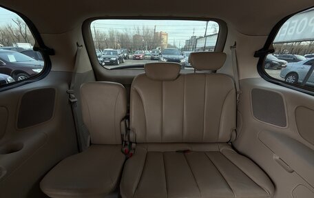 KIA Carnival III, 2010 год, 997 000 рублей, 26 фотография