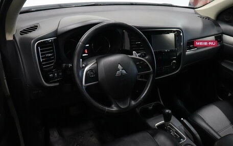Mitsubishi Outlander III рестайлинг 3, 2012 год, 1 092 000 рублей, 7 фотография