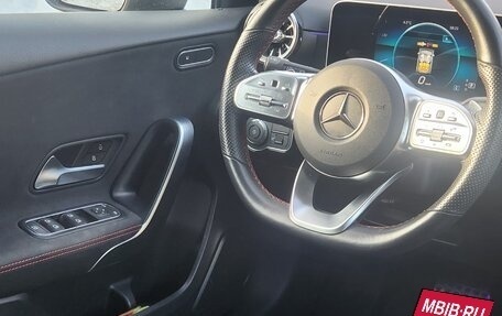 Mercedes-Benz A-Класс, 2018 год, 2 250 000 рублей, 11 фотография