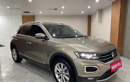 Volkswagen T-Roc I, 2022 год, 1 470 050 рублей, 3 фотография