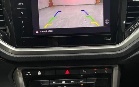 Volkswagen T-Roc I, 2022 год, 1 470 050 рублей, 12 фотография